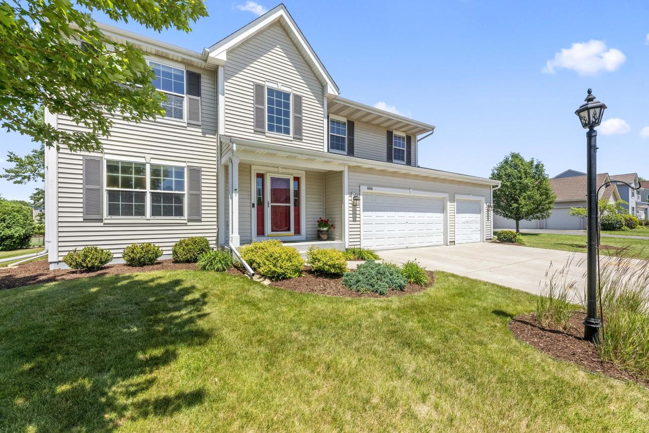 1420 Mamerow Ln, Oconomowoc, WI 53066