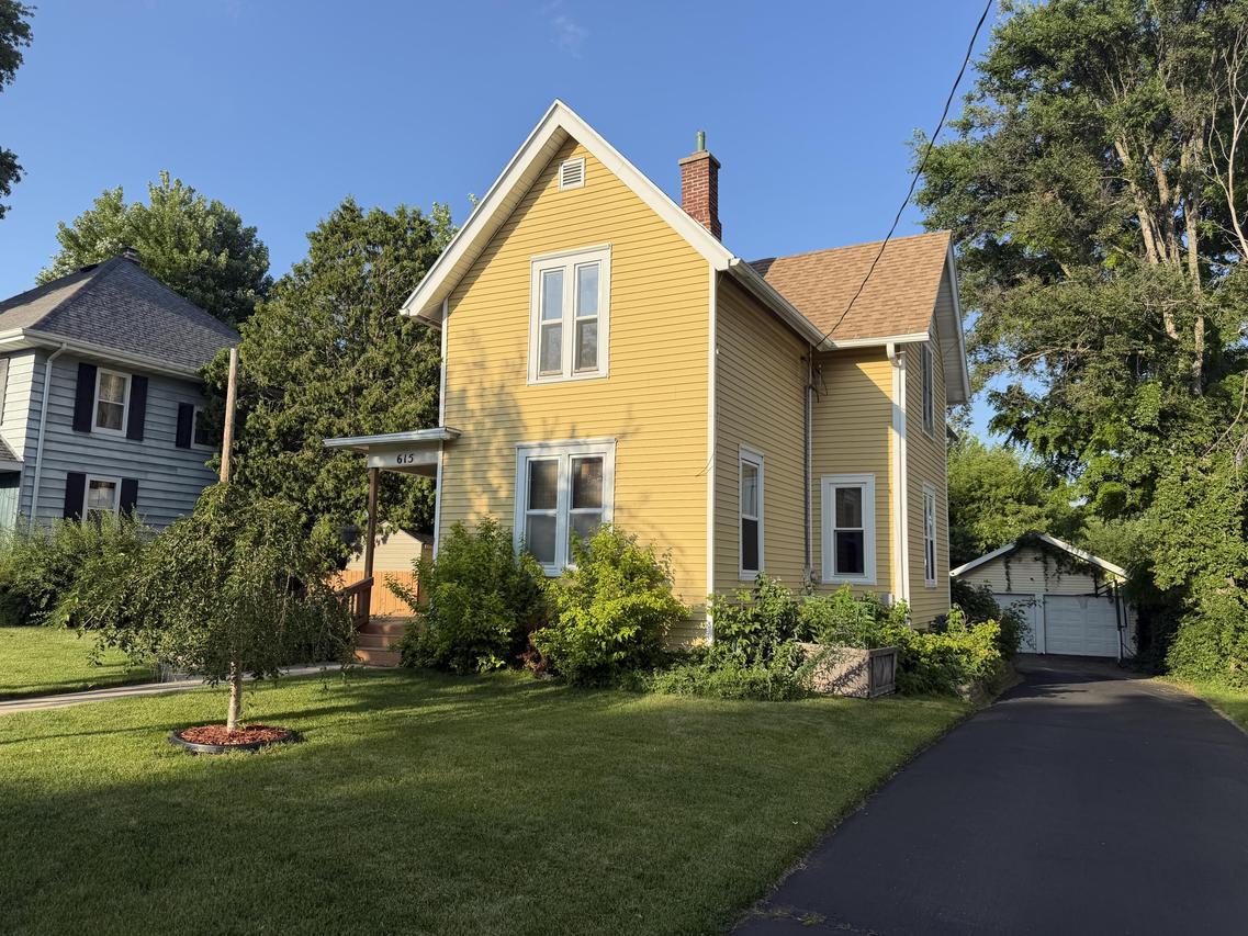 615 S Spring St, Beaver Dam, WI 53916