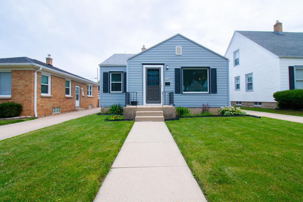 2924 S 46th St, Milwaukee, WI 53219