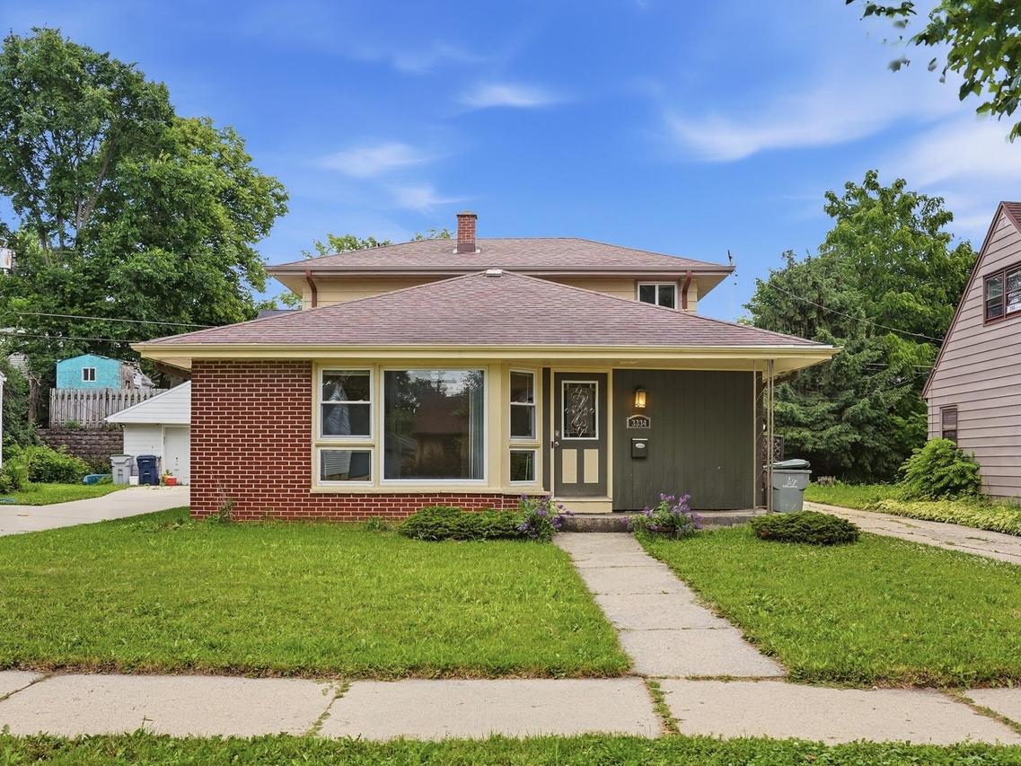 3334 N 98th St, Milwaukee, WI 53222