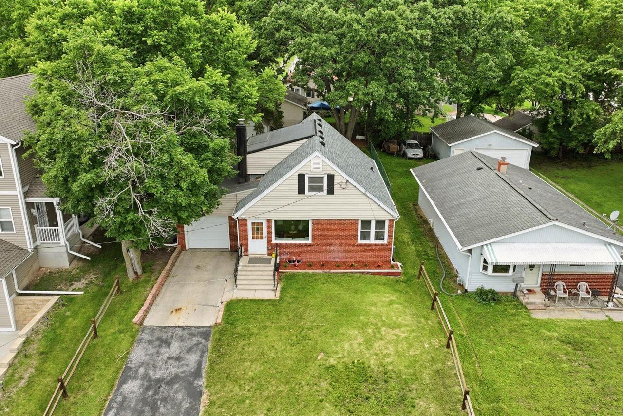 920 N Grandview Blvd, Waukesha, WI 53188