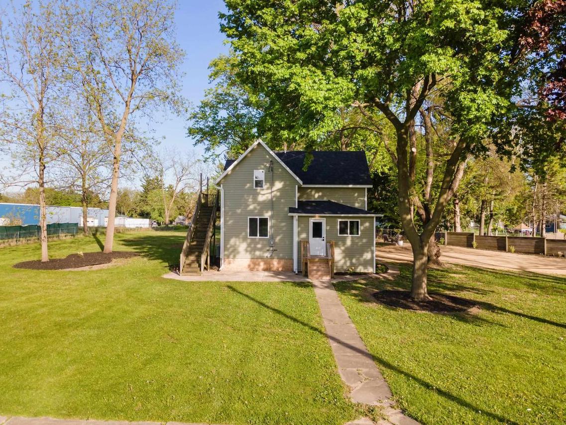 208 Portland Rd, Waterloo, WI 53594