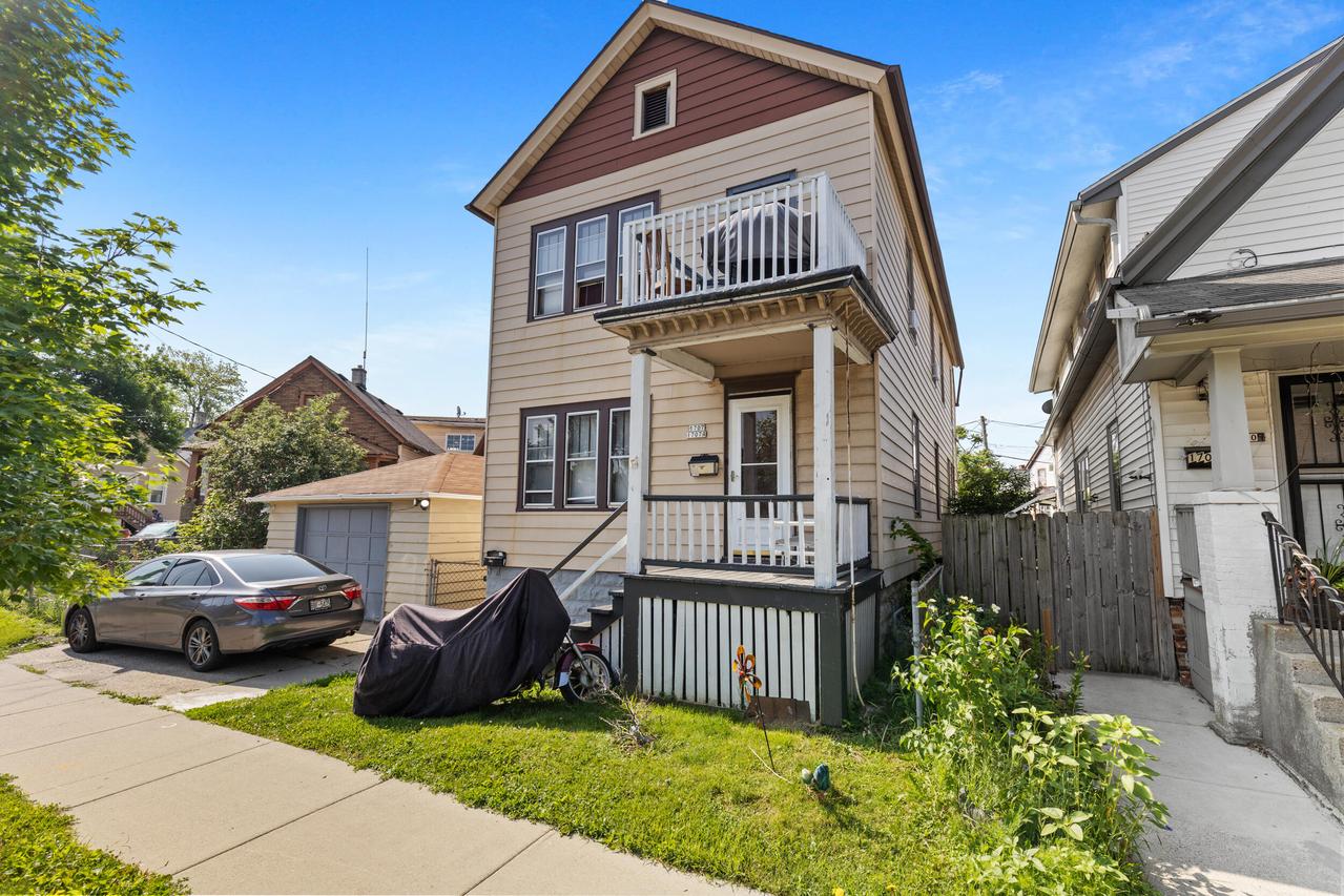 1707 W Burnham St, Milwaukee, WI 53204