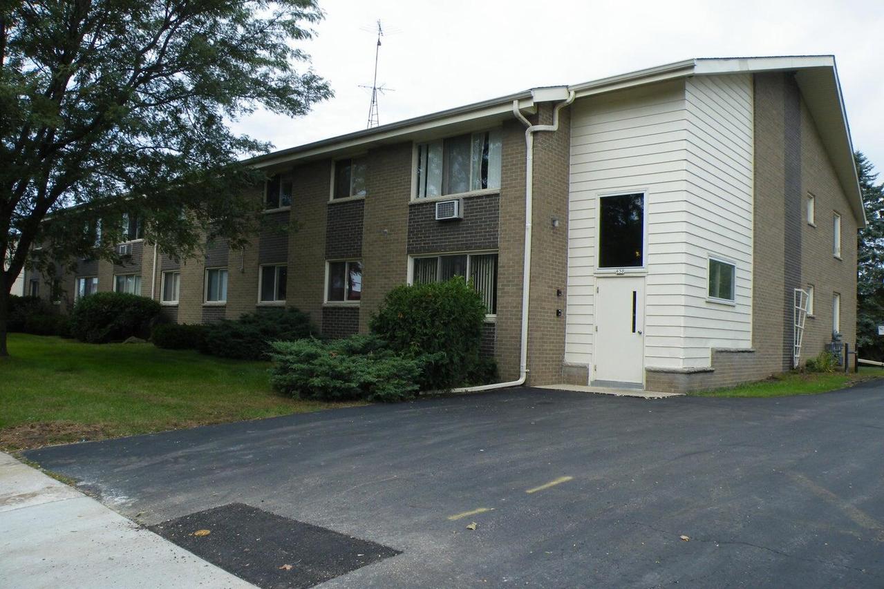 630 W State St, Burlington, WI 53105