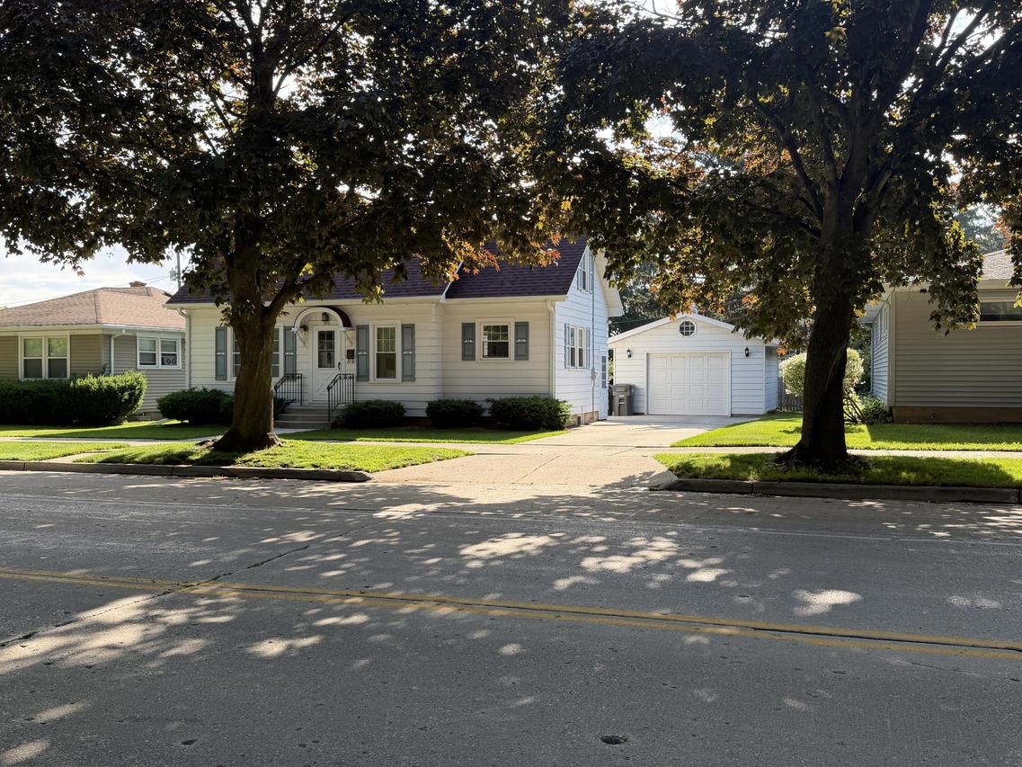 921 N 25th St, Sheboygan, WI 53081