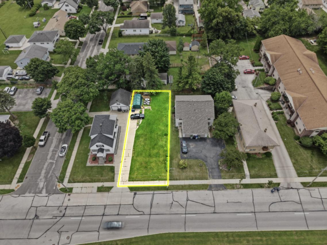 8011 W Oklahoma Ave, Milwaukee, WI 53219