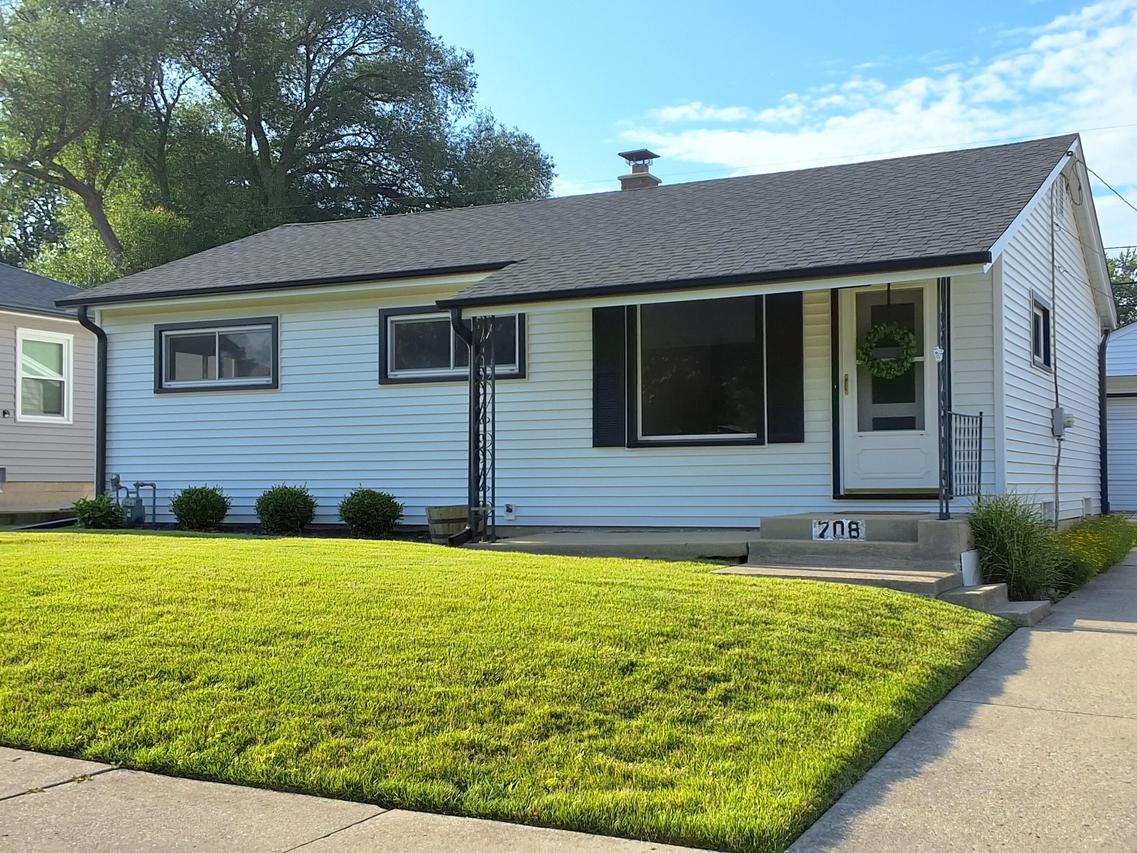 708 Columbia Ave, South Milwaukee, WI 53172