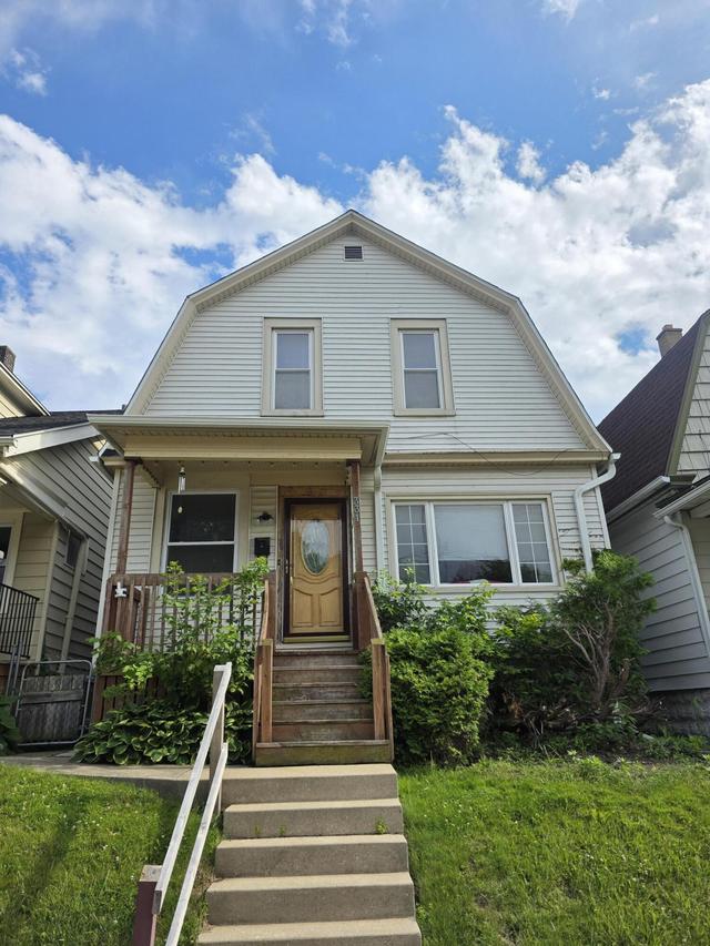 331 E Deer Pl, Milwaukee, WI 53207