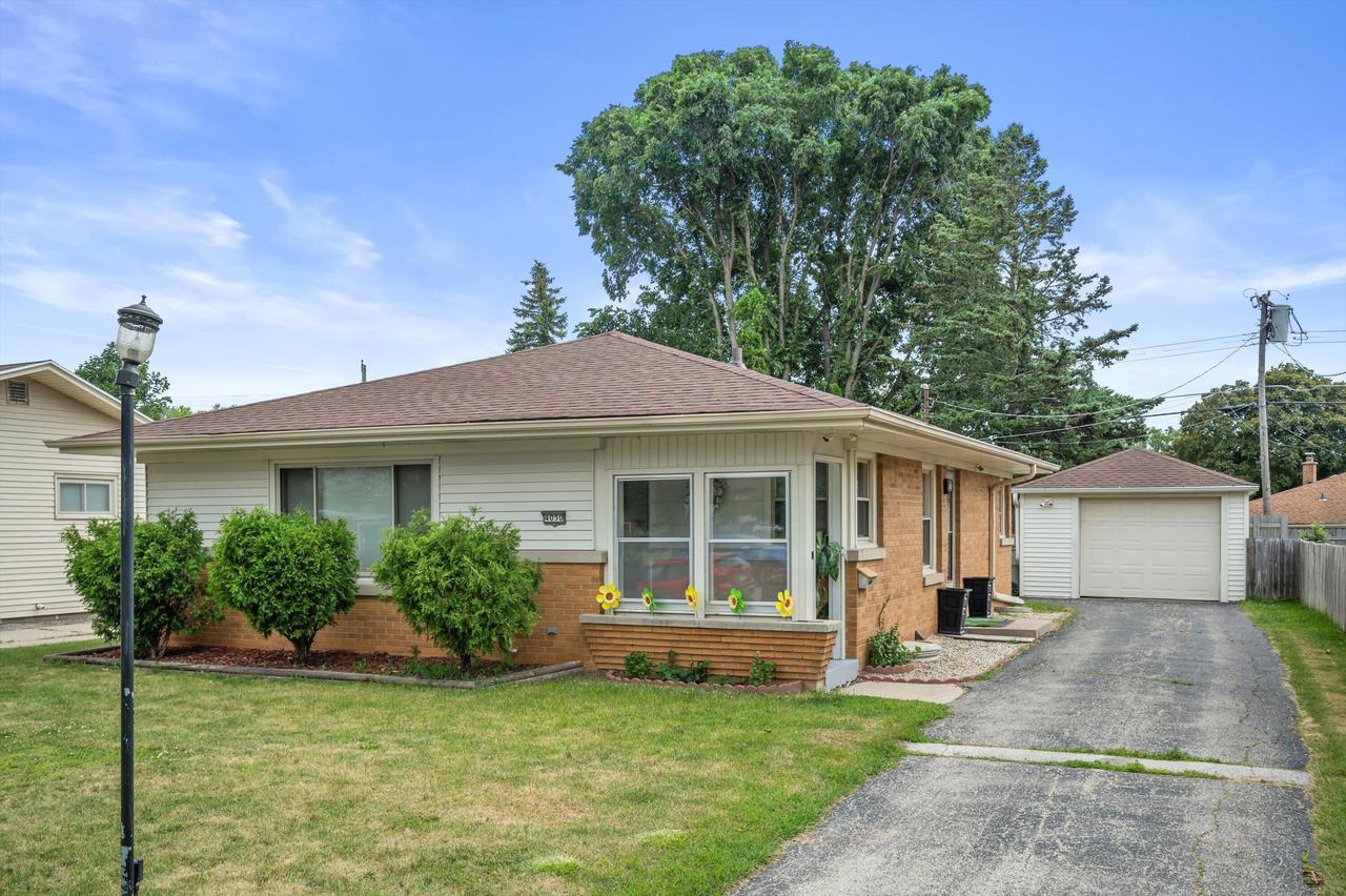 4050 N 81st St, Milwaukee, WI 53222