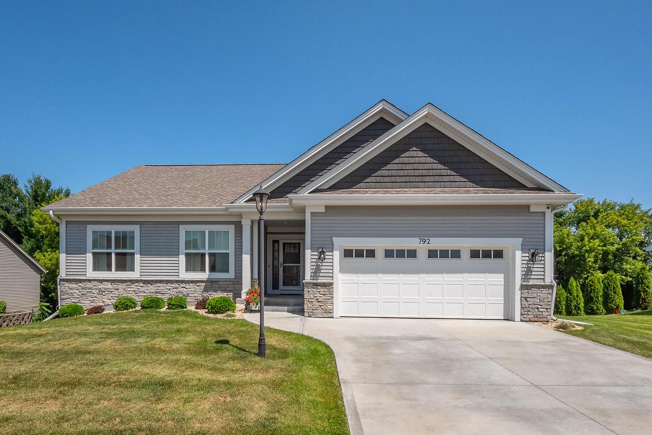 792 Willow Bend, Waterford, WI 53185