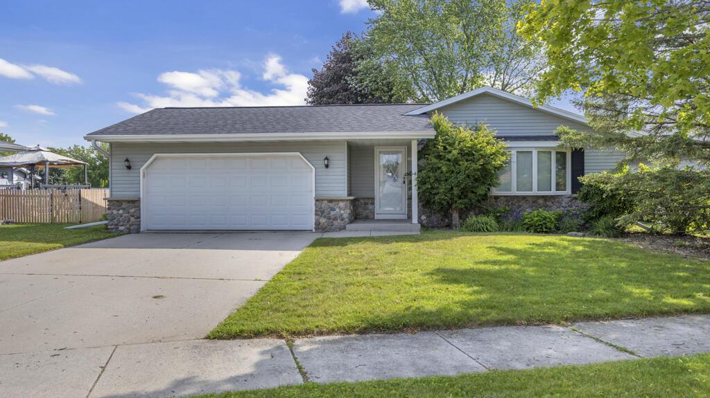 1723 Hilltop Dr, Sheboygan, WI 53081