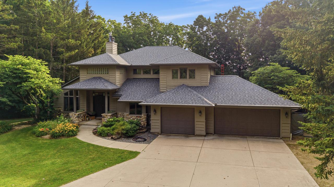 7692 Schiller Ct, Middleton, WI 53593