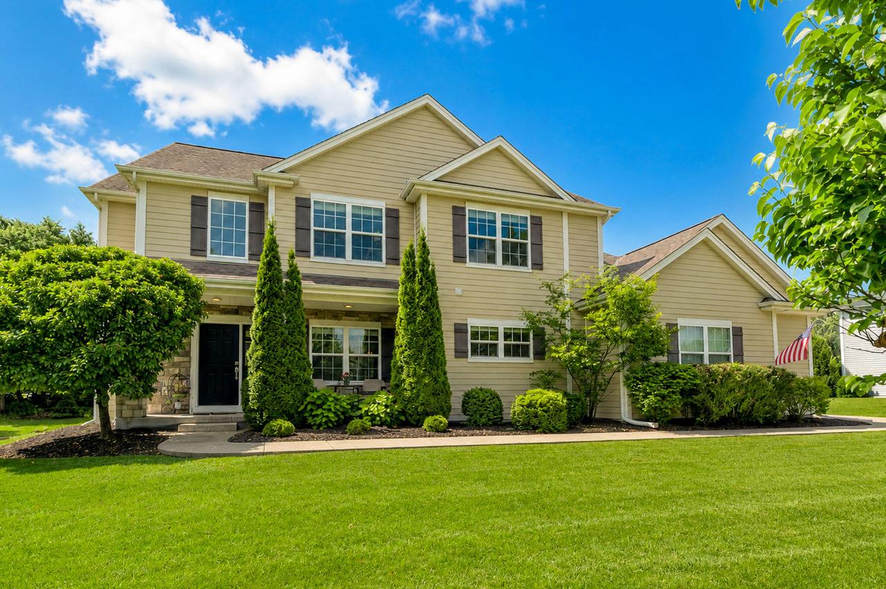 7201 W River Birch Dr, Mequon, WI 53092