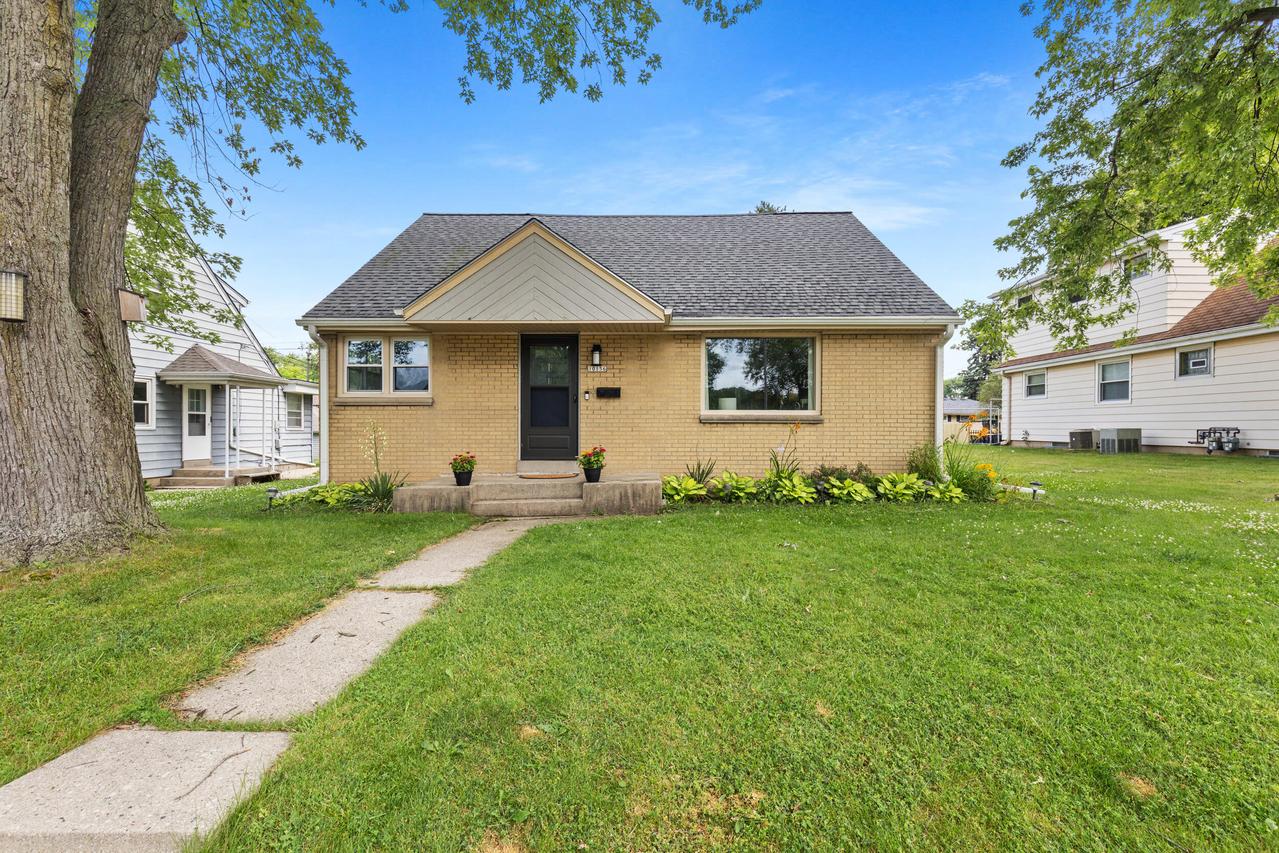 10156 W Montana Ave, West Allis, WI 53227