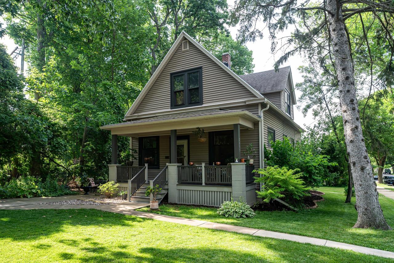 2803 E Holt Ave, Milwaukee, WI 53207