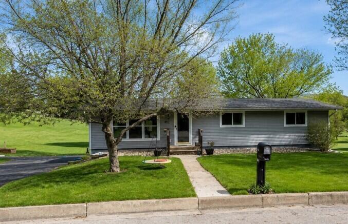 670 S Cairns Ave, Richland Center, WI 53581