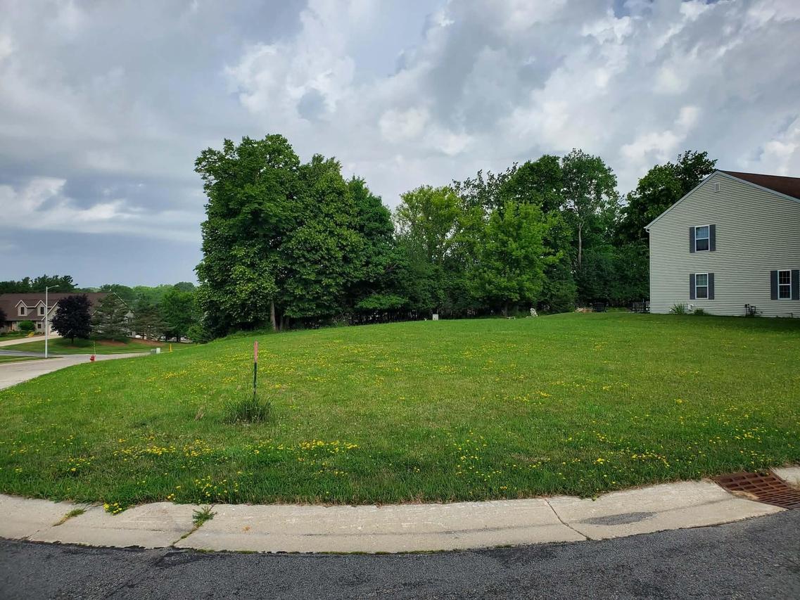 447 Northview Trl, Hartford, WI 53027
