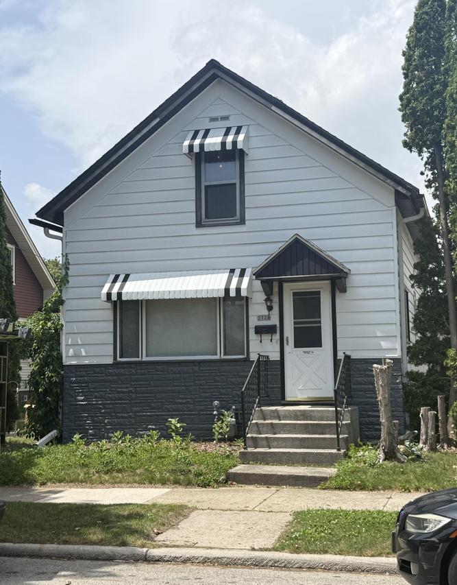 2128 S 12th St, Sheboygan, WI 53081