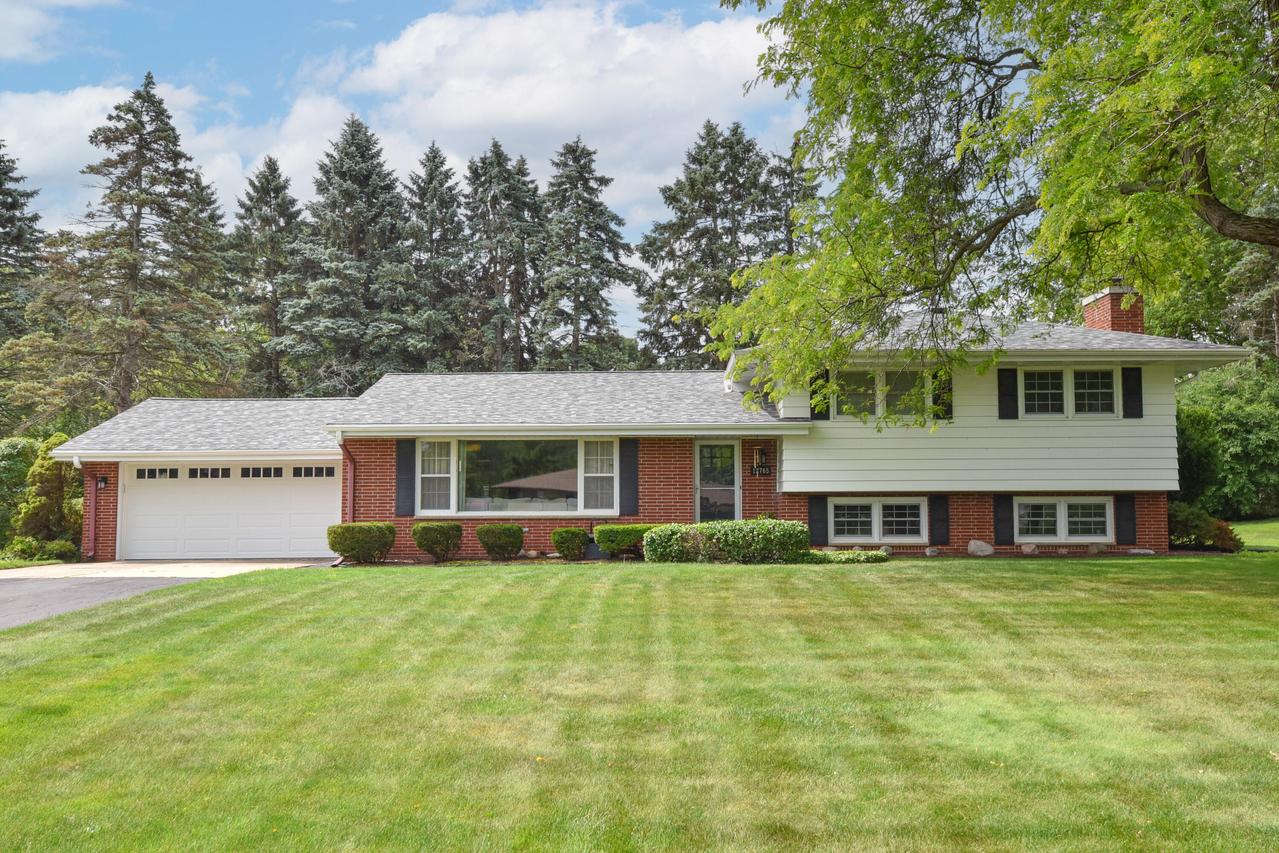 12765 Winthrop Ct, Brookfield, WI 53005
