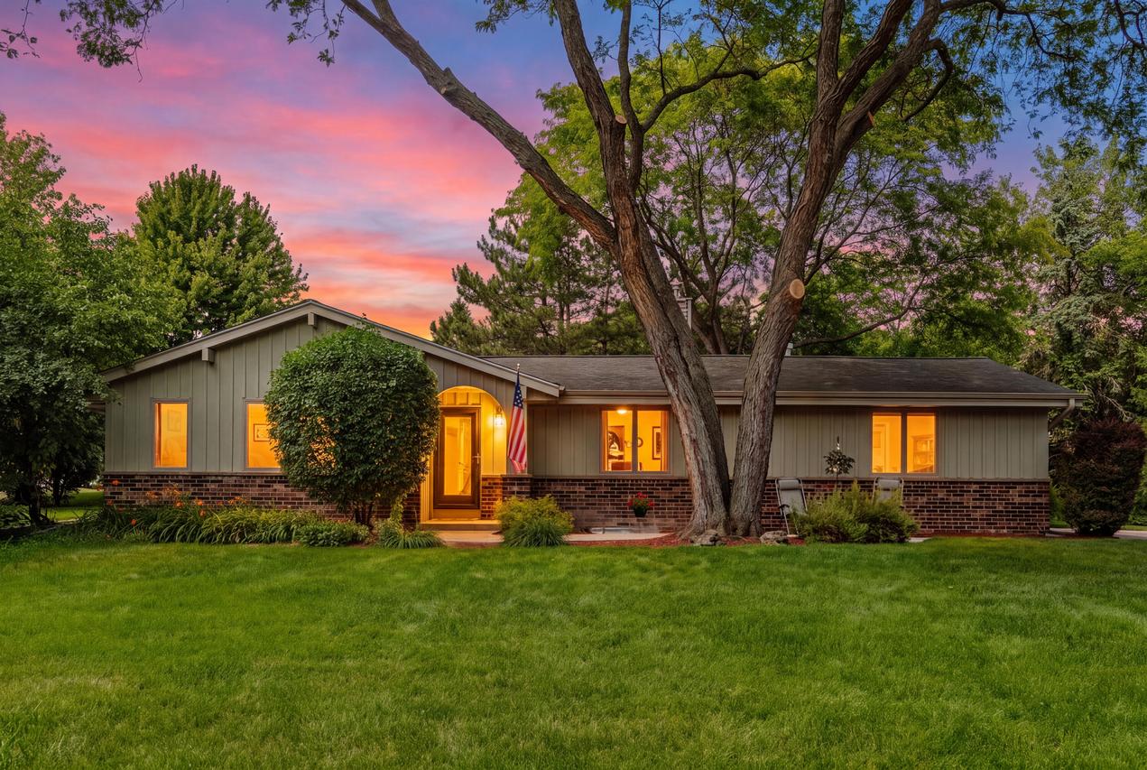 13960 W James St, Brookfield, WI 53005
