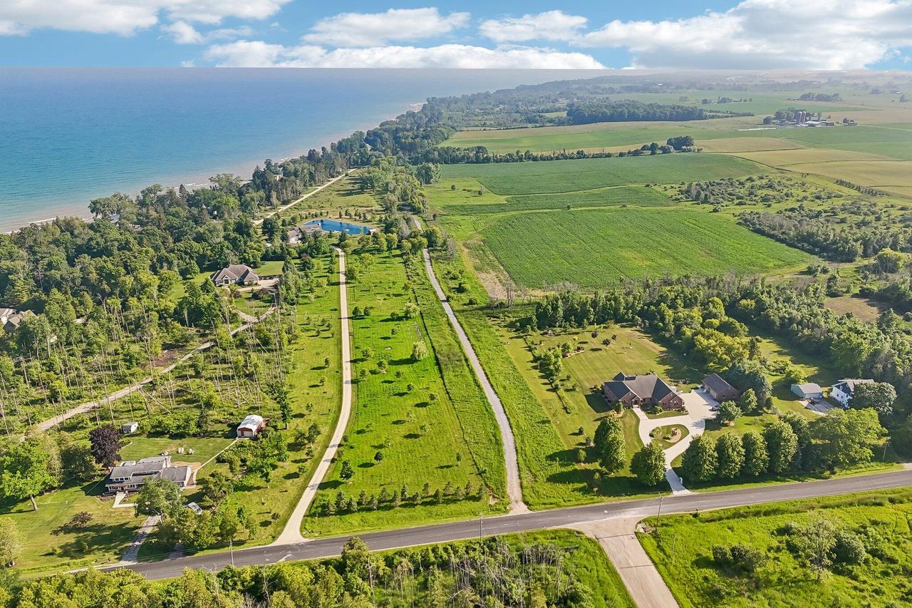 295 S Cedar Beach, Belgium, WI 53004