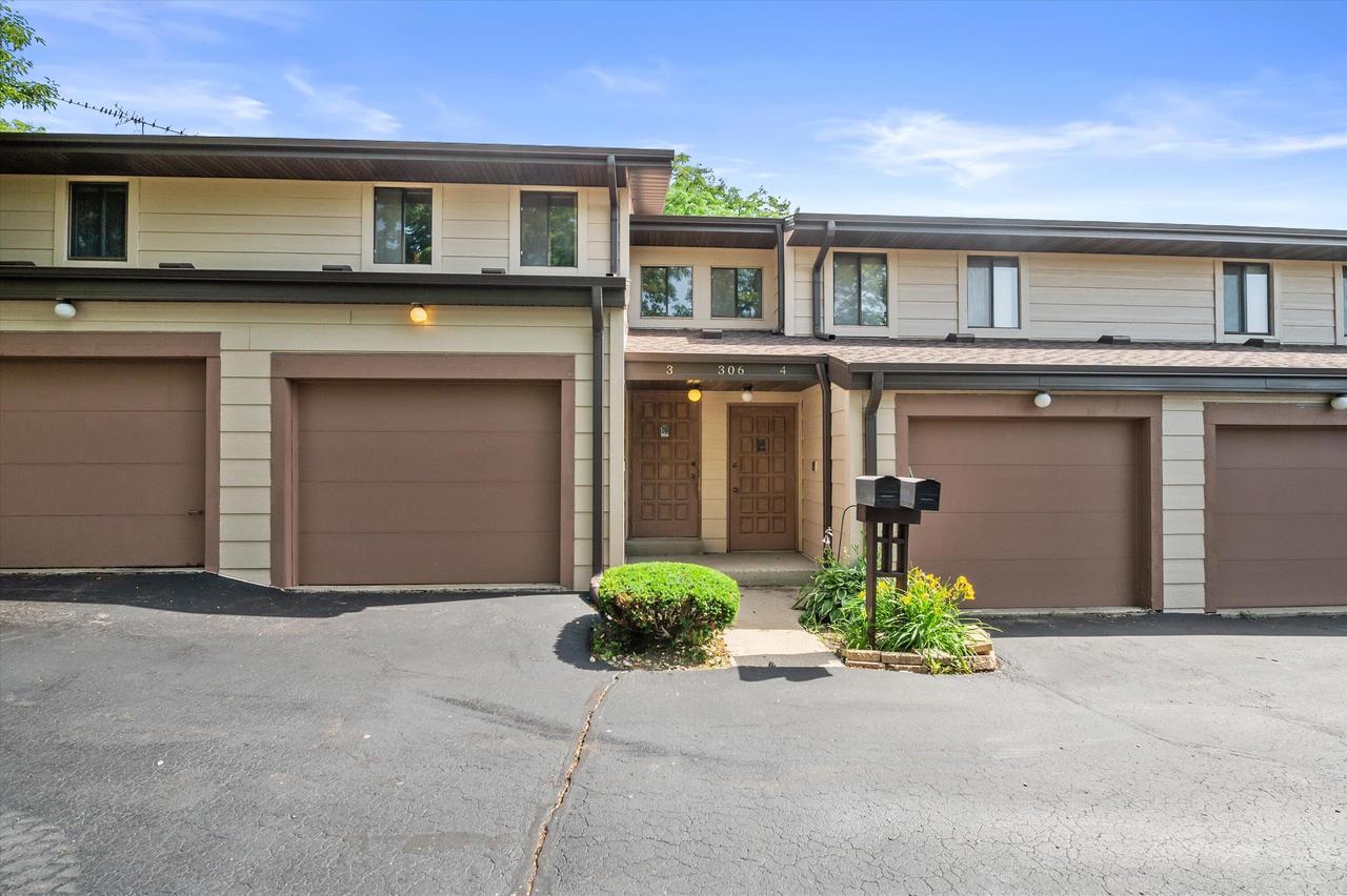 306 Sheffield Rd #3, Waukesha, WI 53186
