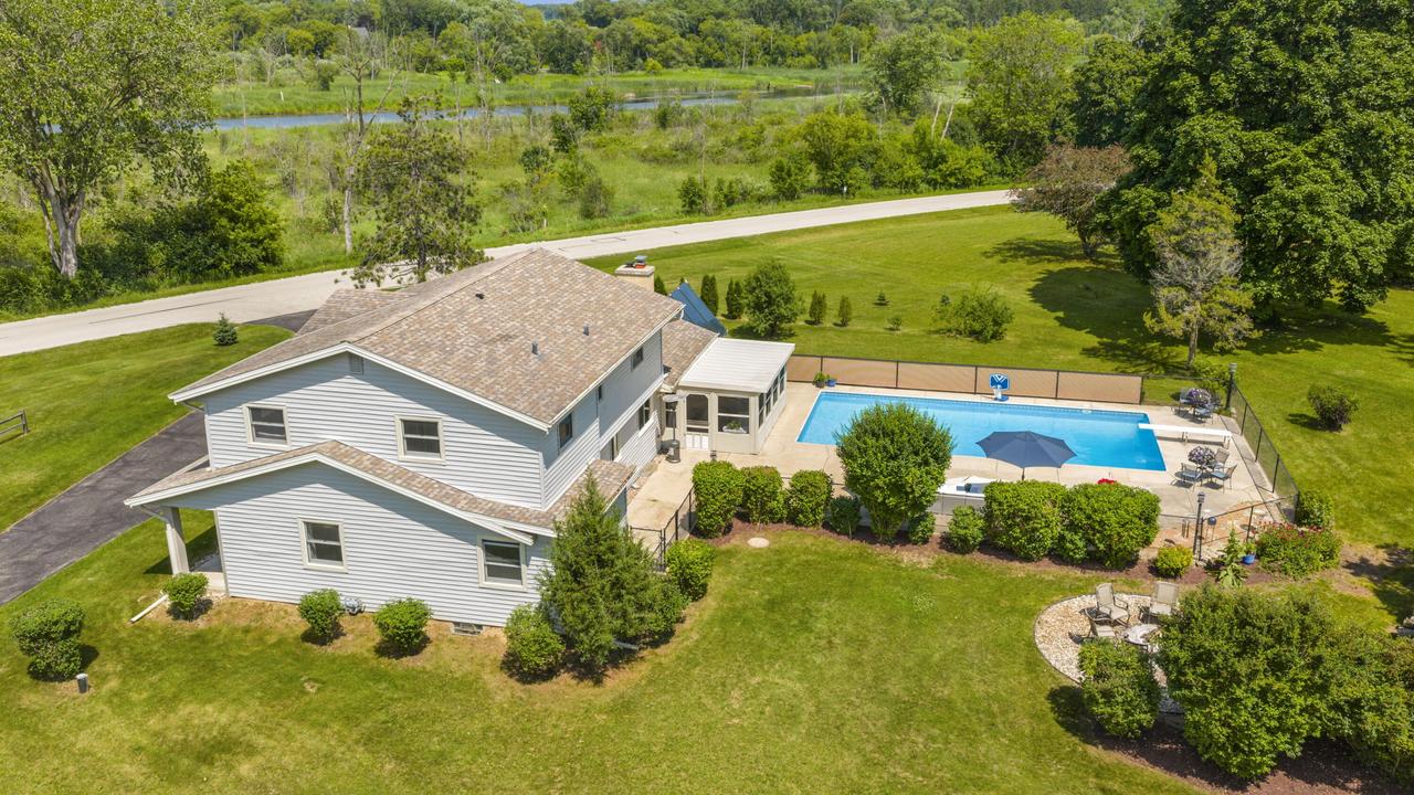 S94W23075 Meadow View, Vernon, WI 53103