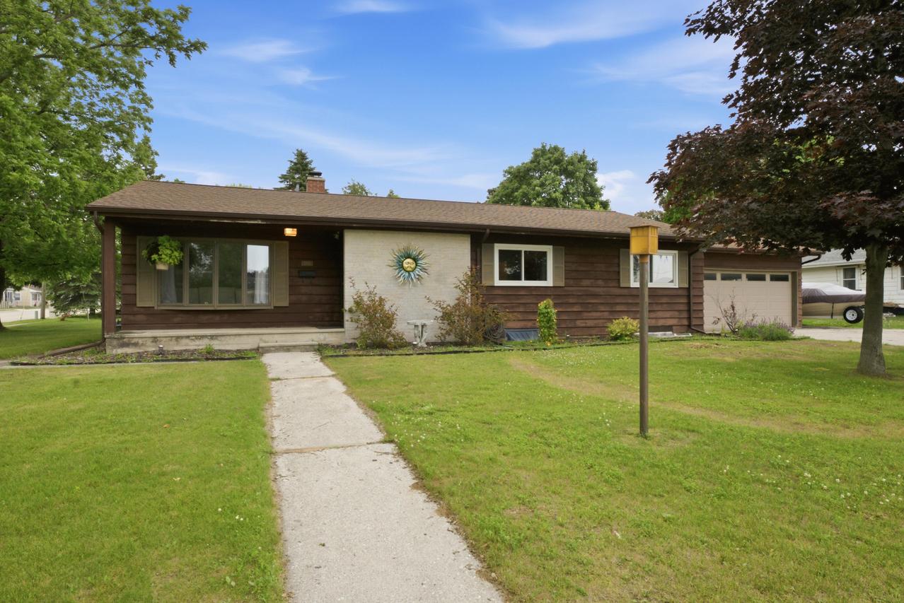2830 35th St, Two Rivers, WI 54241