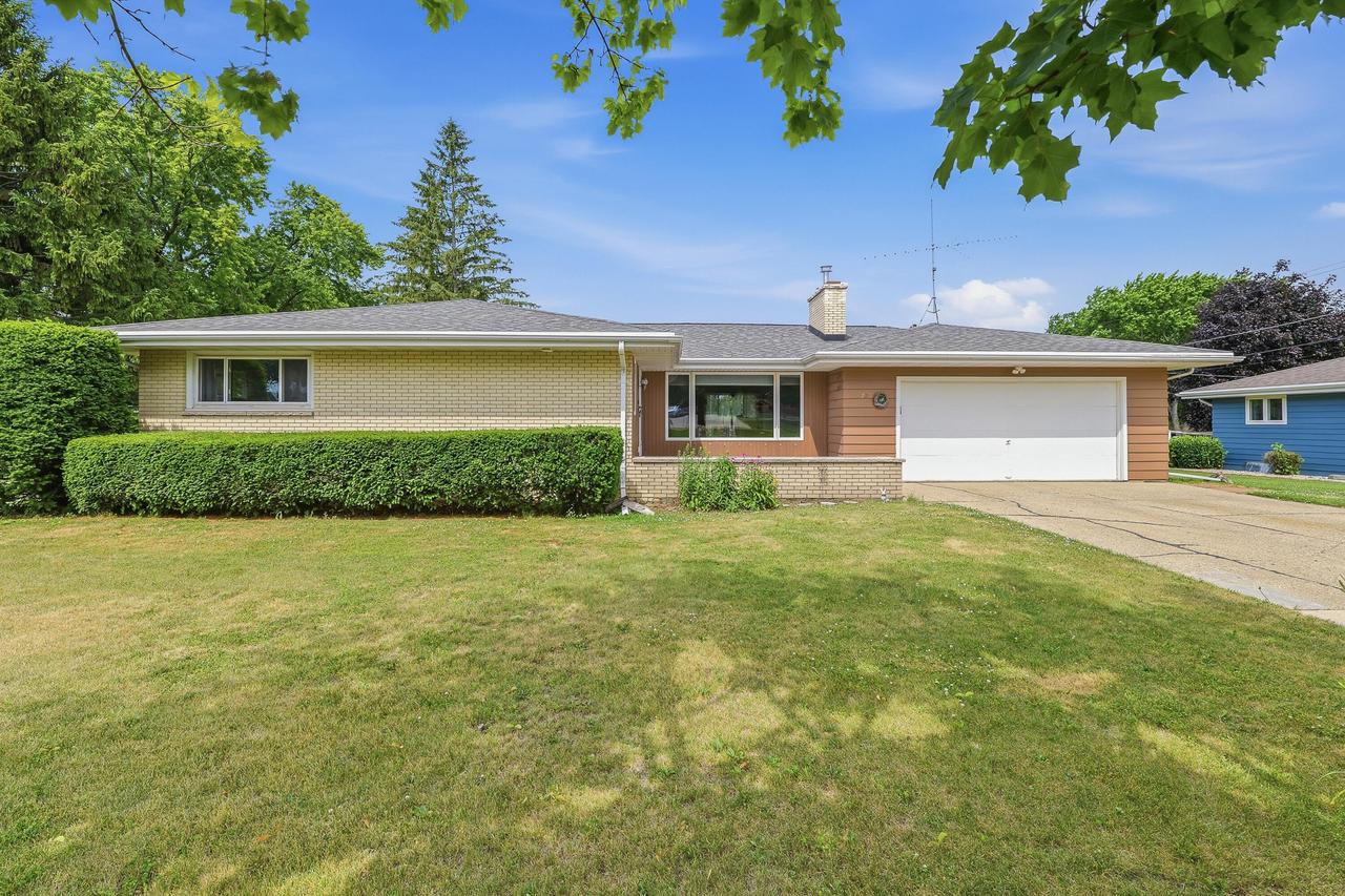 872 S Park Ave, Fond Du Lac, WI 54935