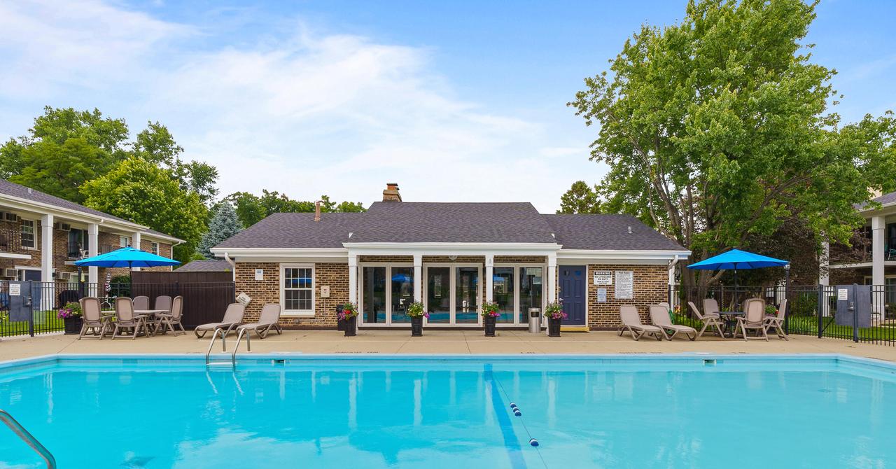 112 Hank Jay Dr #F, Lake Geneva, WI 53147