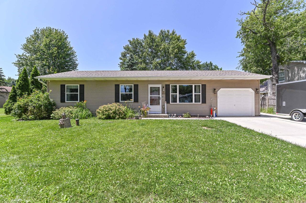 322 Woodlawn Ave, Rochester, WI 53105
