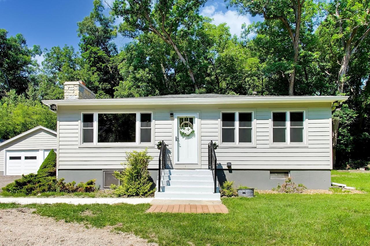 N1547 Wooddale Dr, Linn, WI 53147