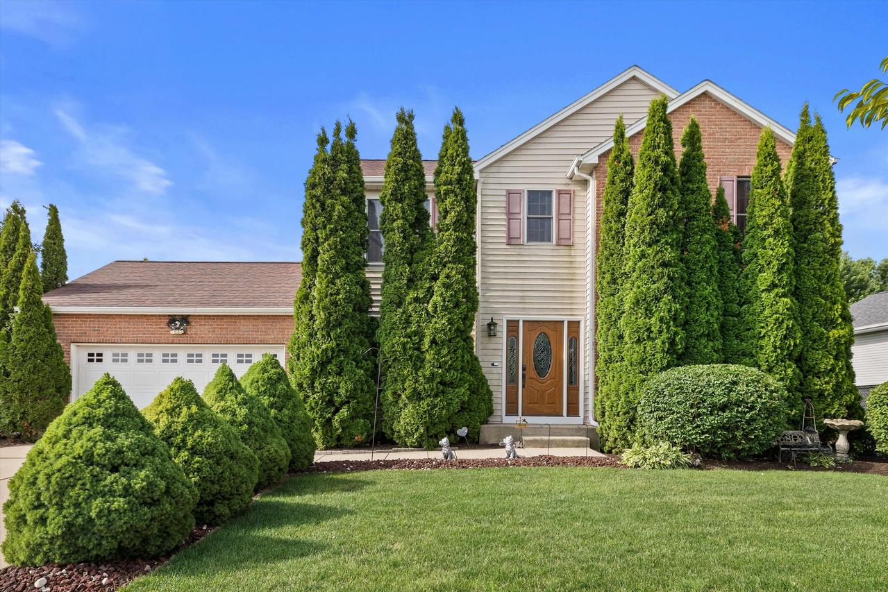 109 Prairie Dr, Walworth, WI 53184