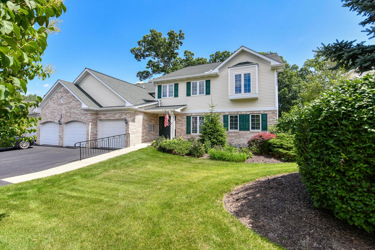 91 Potawatomi Rd #J-4, Williams Bay, WI 53191
