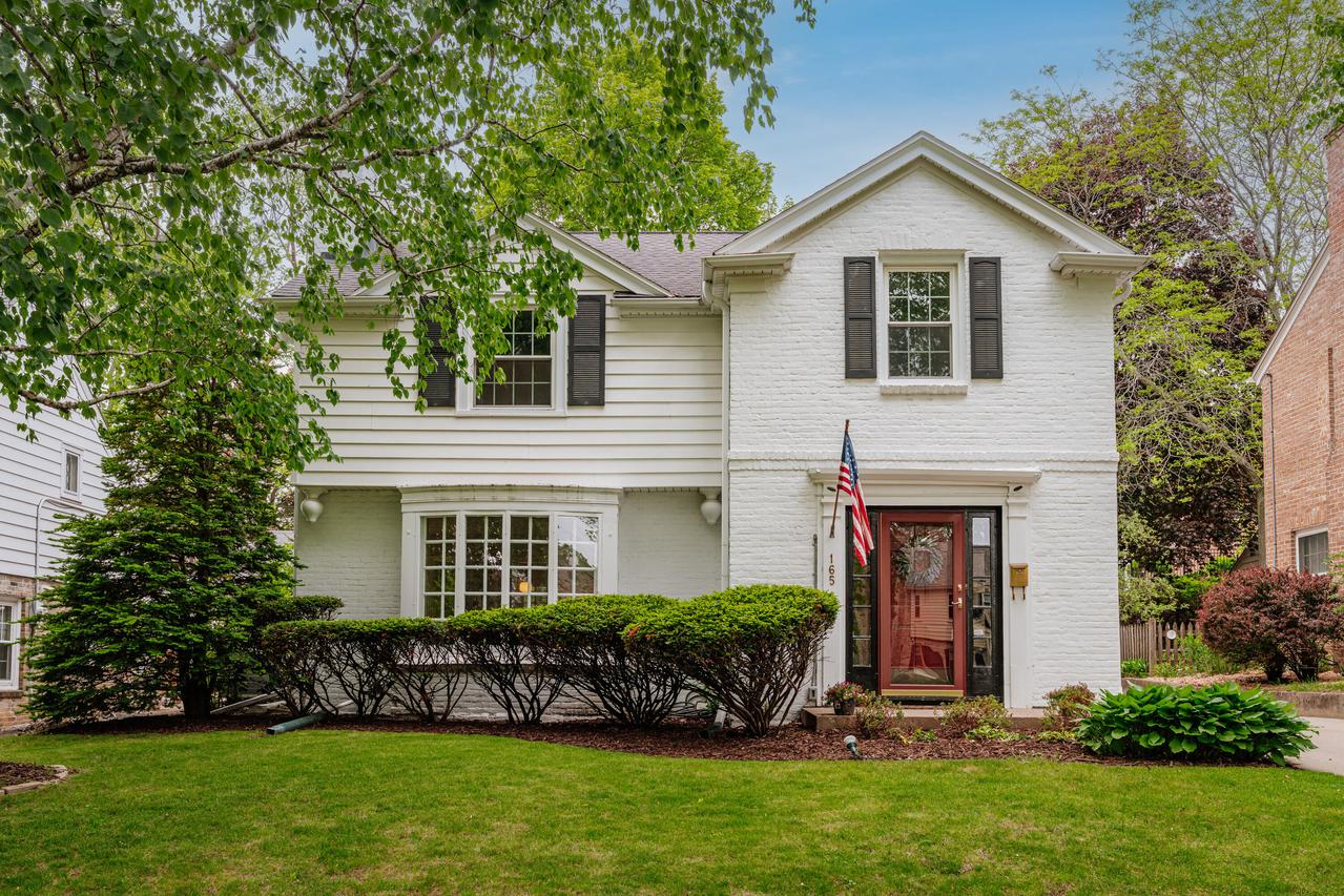 165 N 85th St, Wauwatosa, WI 53226
