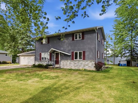 New Foreclosures & Short Sales That Attend Valders Middle School: June 29th to July 5th
