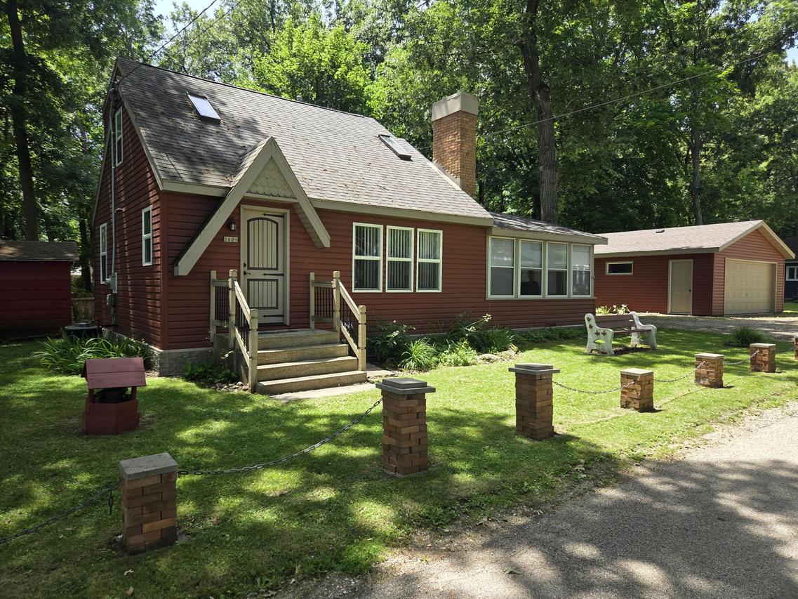 1609 Jackson Park, Delavan, WI 53115