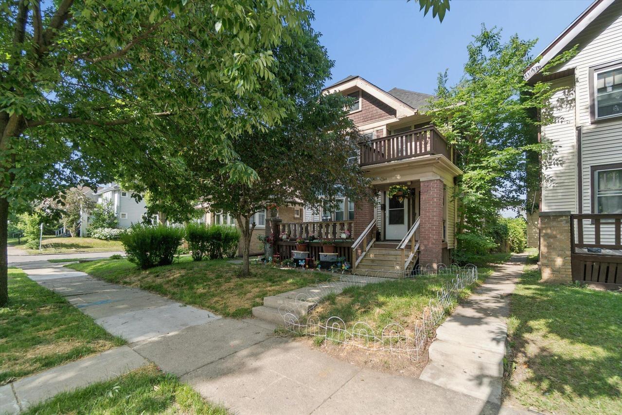 2605 N 49th St #2607, Milwaukee, WI 53210