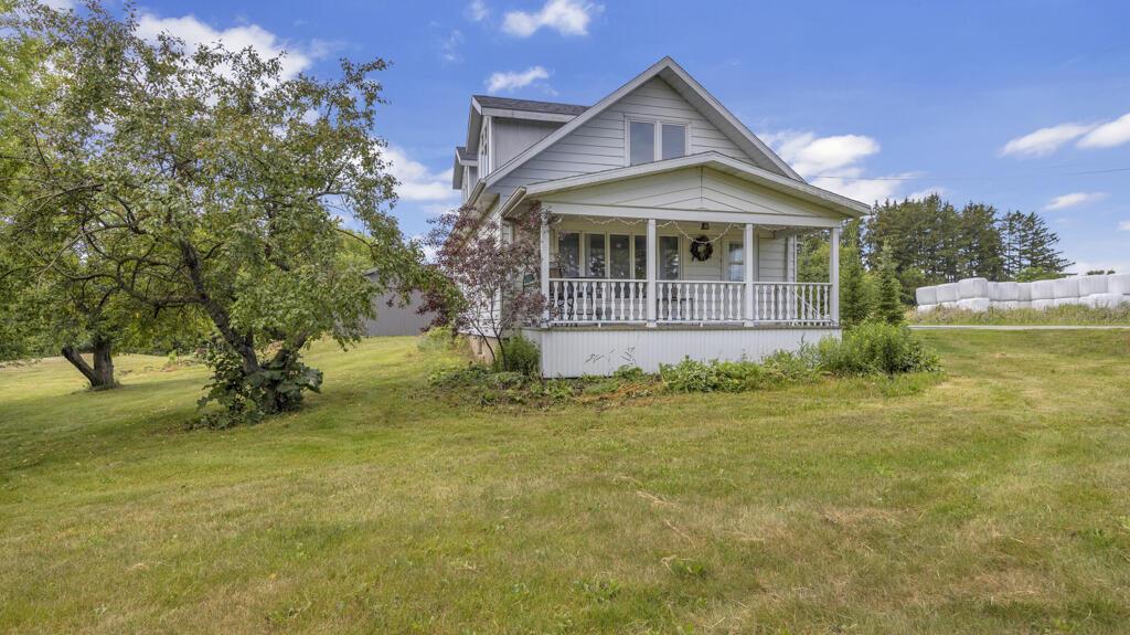 2917 Stone Rd, Manitowoc Rapids, WI 54220