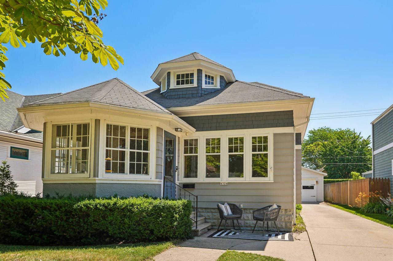 4324 N Woodburn St, Shorewood, WI 53211