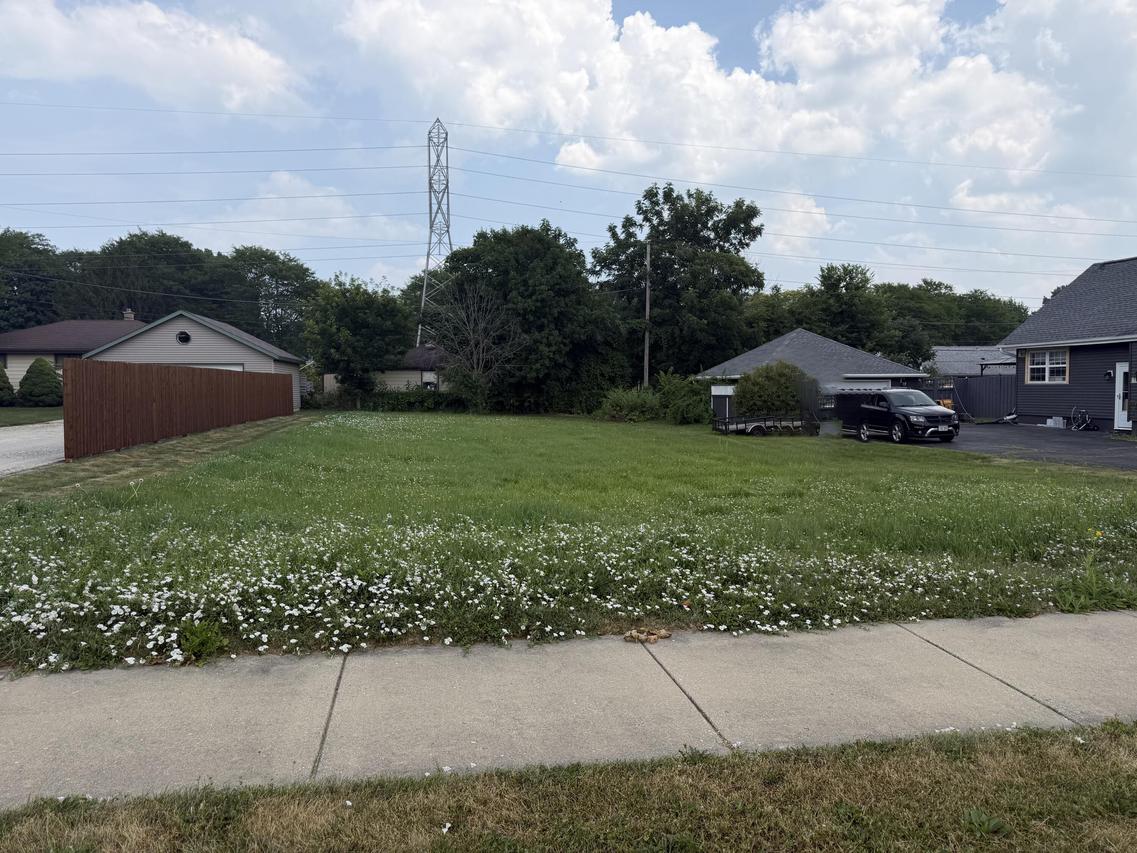 5992 S Elaine Ave, Cudahy, WI 53110