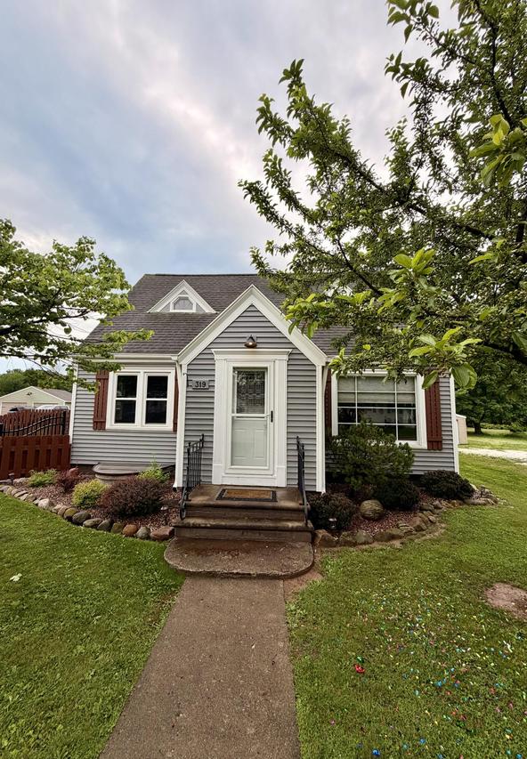 319 Highridge Ave, Denmark, WI 54208