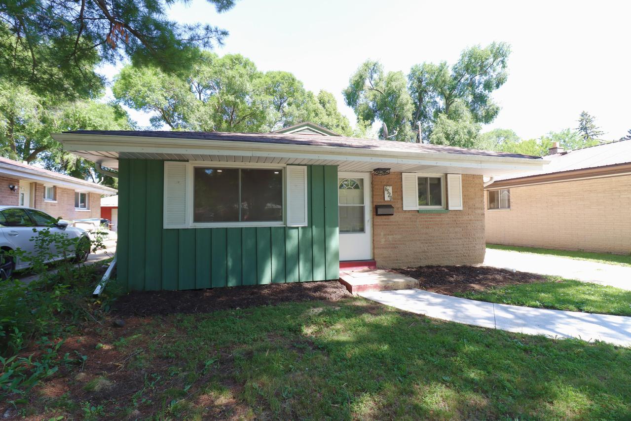 6520 N 56th St, Milwaukee, WI 53223