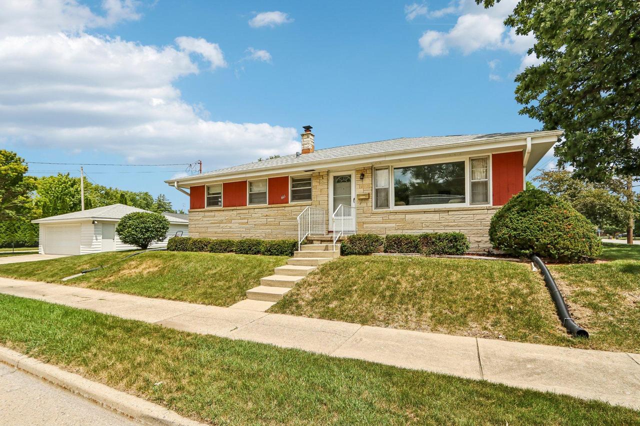 601 Western Ave, Waukesha, WI 53188