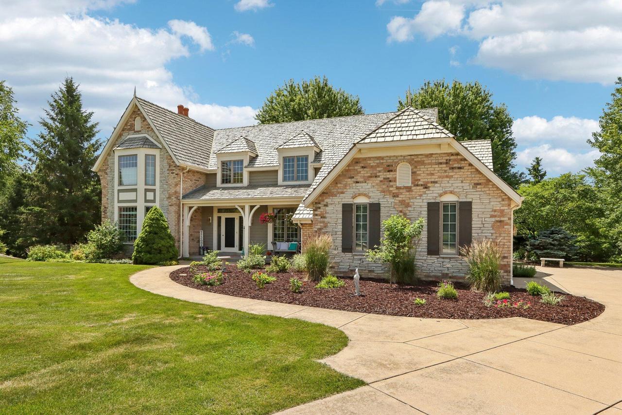 W288N3341 Lost Creek, Delafield, WI 53072