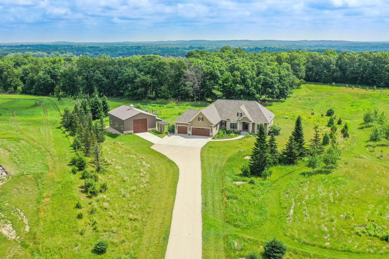 S106W36642 Saddle Ridge, Eagle, WI 53119