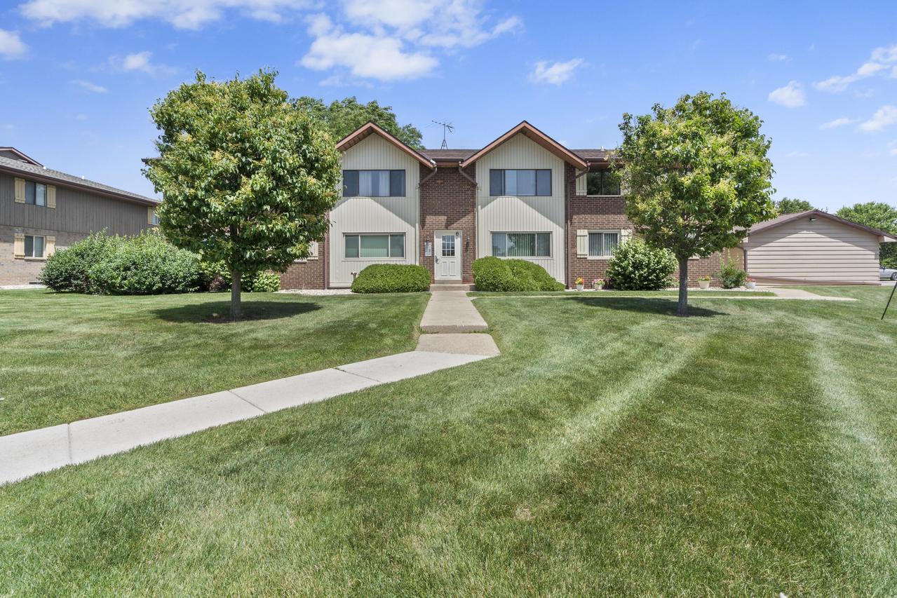 10364 W Whitnall Edge Ct #202, Franklin, WI 53132