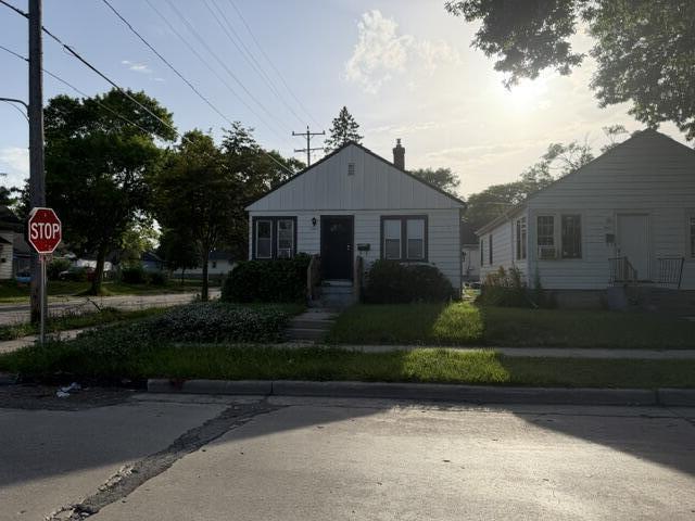 5003 N 37th St, Milwaukee, WI 53209