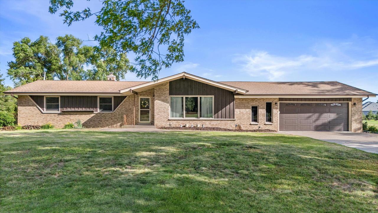 S93W22525 Henneberry Ave, Vernon, WI 53103