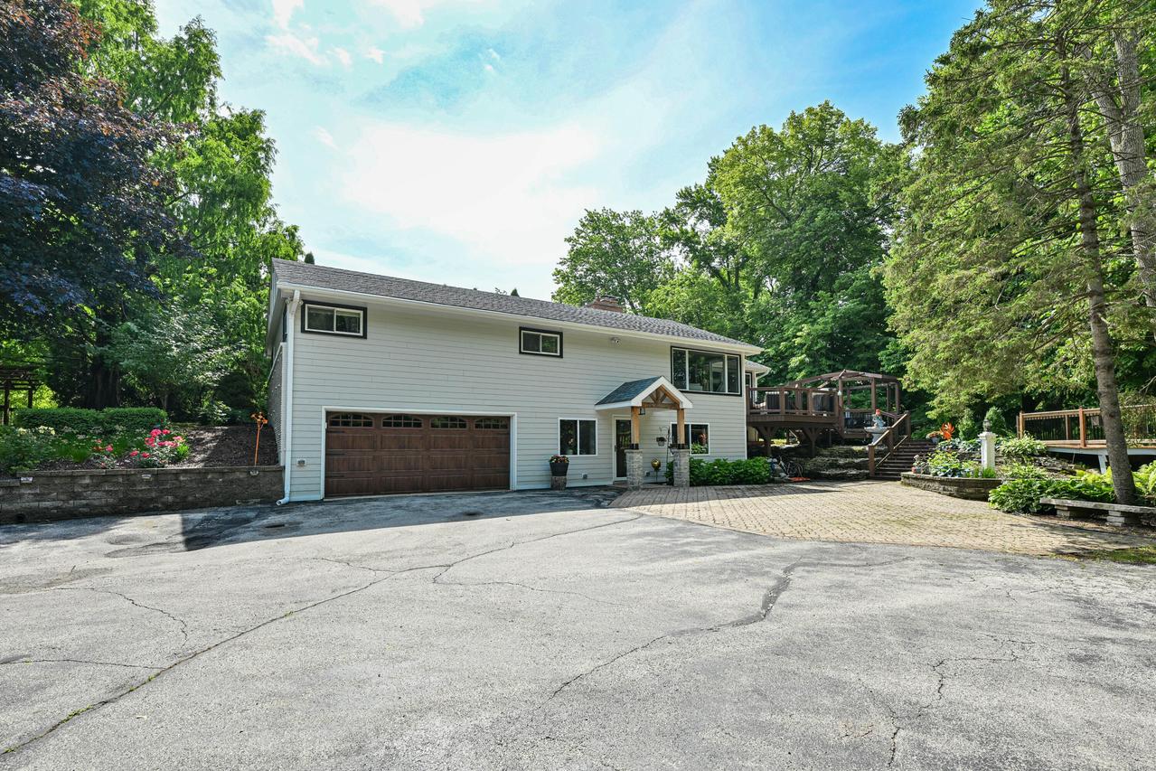 795 W Monrovia Ave, Glendale, WI 53217